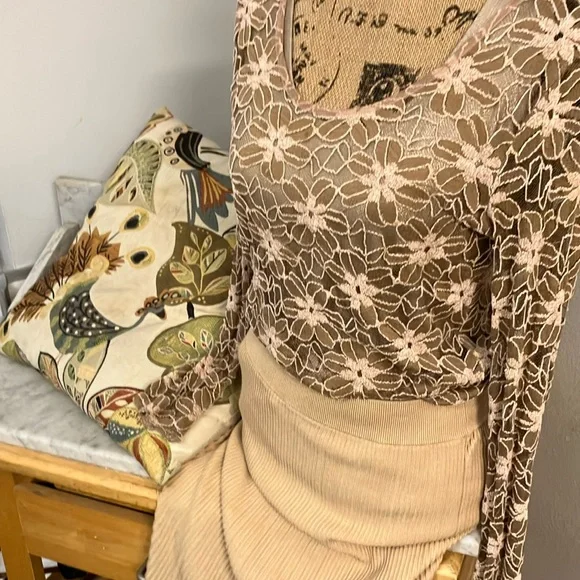 Elegant Free People Tan Maxi!! Great Details Looks Amazing On!! - Picture 7 of 11